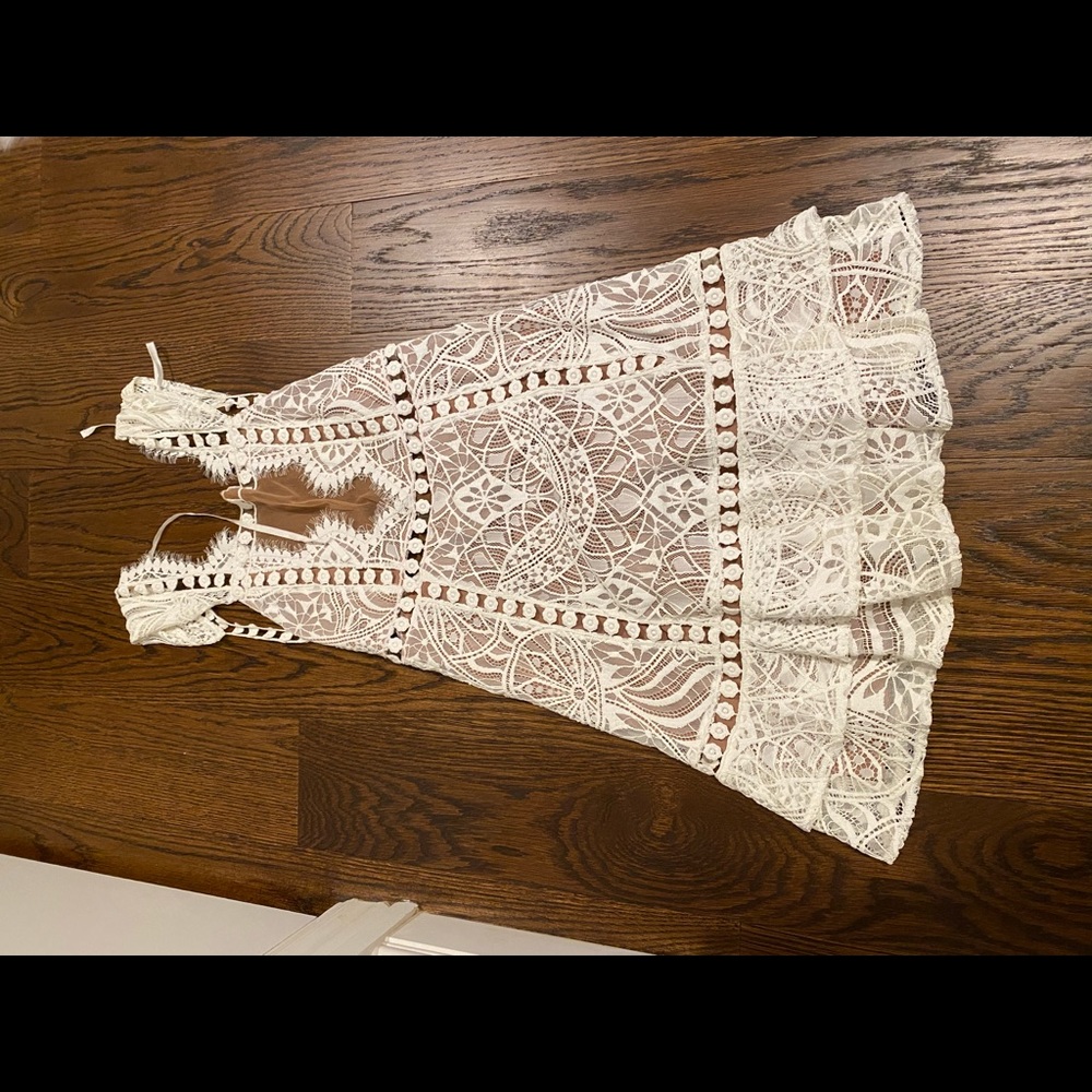 Beautiful white dress for love and lemons